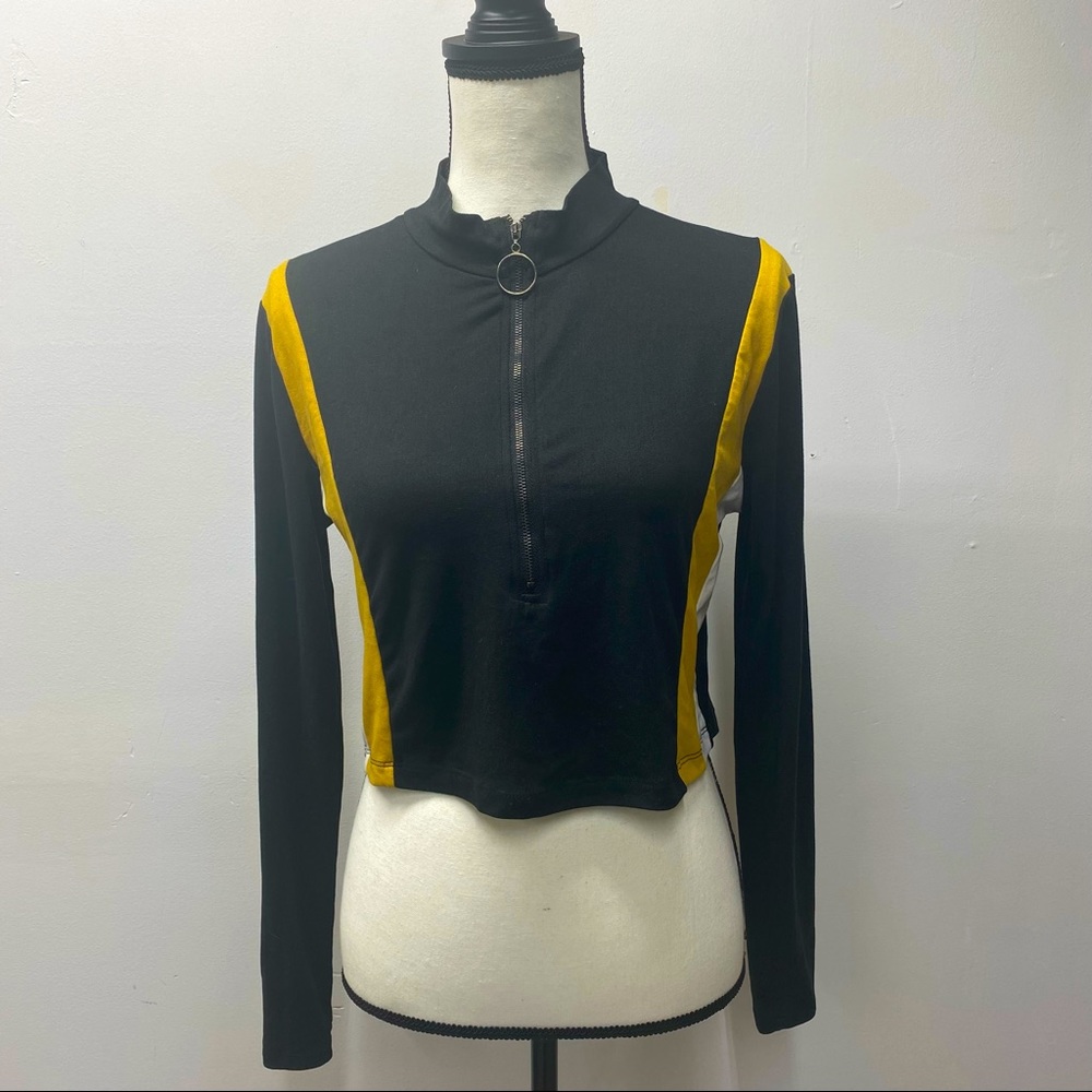 Crop O-ring shirt